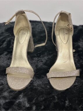 Bandolino Gold Glitter Block Heel Ankle Strap Sandals Size 8.5M